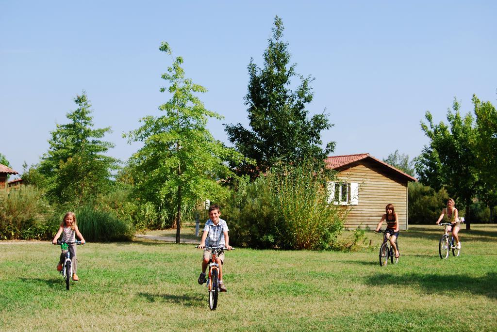 Lagrange Grand Bleu Vacances - Residence Port Lalande Castelmoron-sur-Lot Exteriér fotografie