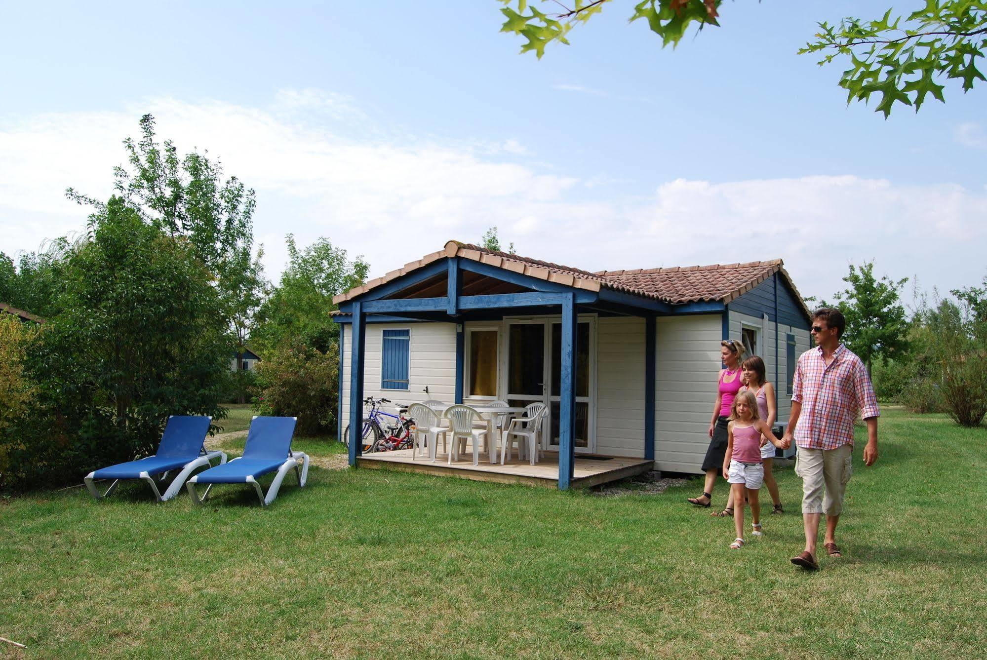 Lagrange Grand Bleu Vacances - Residence Port Lalande Castelmoron-sur-Lot Exteriér fotografie